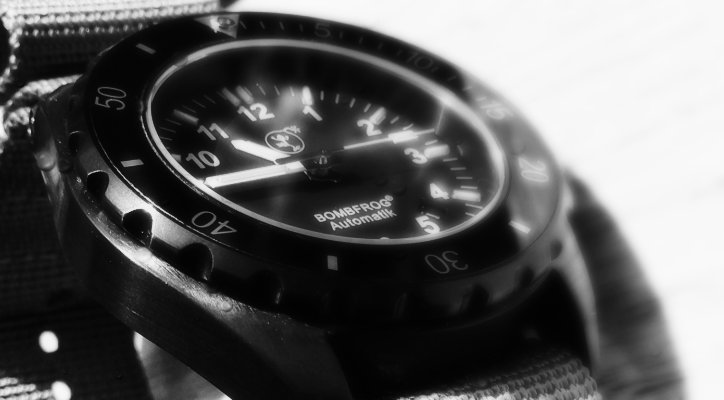 Bombfrog BT25 Tactic diving watch