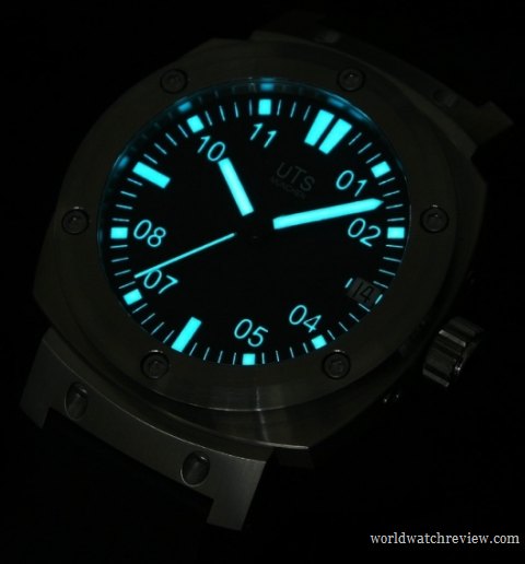 UTS Adventure GMT Diver (dial, Superluminova)