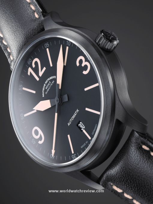 Muehle Glashuette Terranaut III Trail in black PVD steel