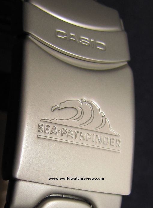 Casio Sea Pathfinder bracelet: folding buckle with safety clasp