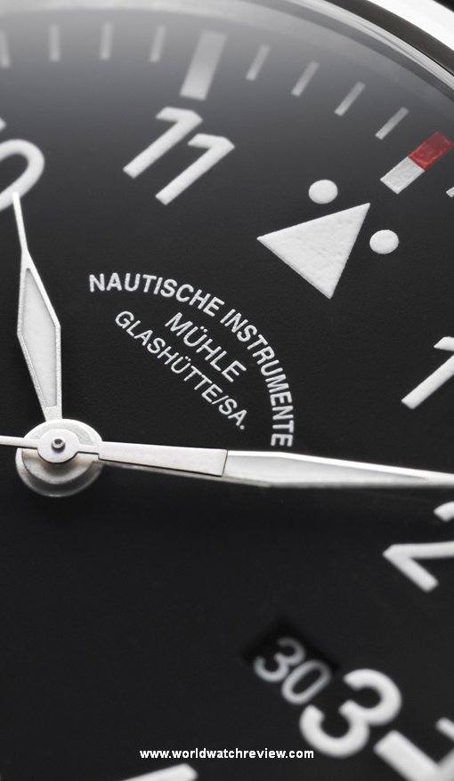 Muehle-Glasuette Terrasport II (black dial, detail)