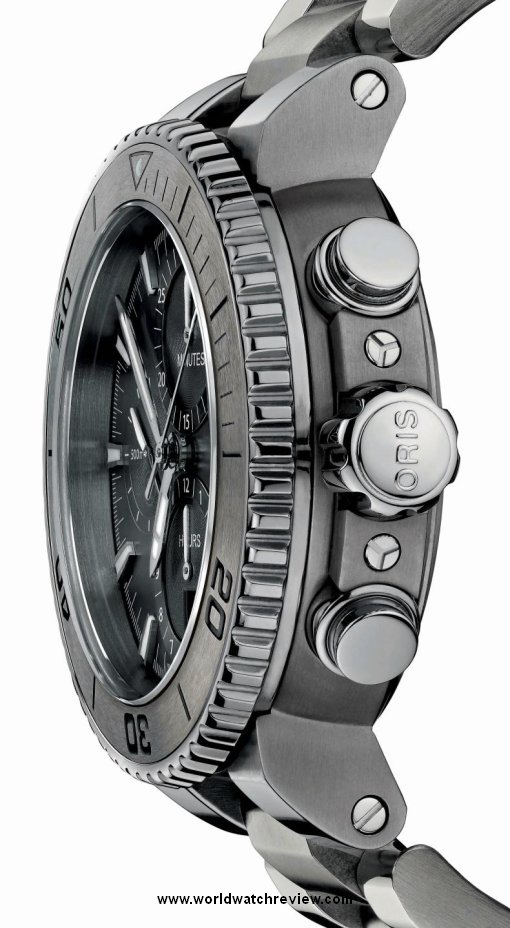 Oris Aquis Titan Chronograph (side view)