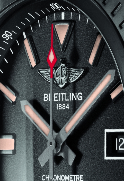 Breitling Avenger Blackbird (volcano black dial)