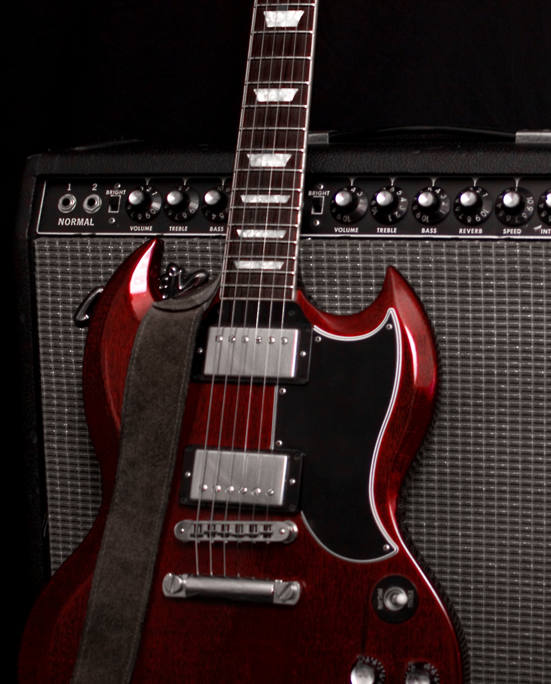 Gibson SG and Fender Vibrolux tube amplifier