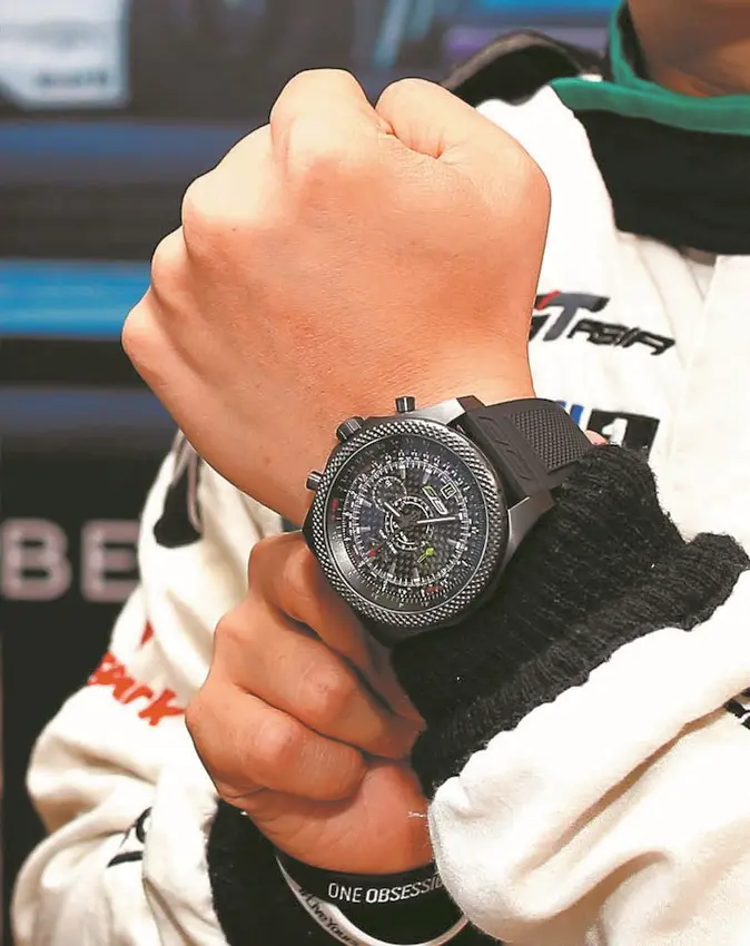 Breitling for Bentley GT3, wristshot