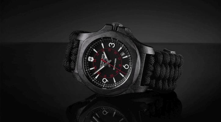 Victorinox Swiss Army I.N.O.X. Carbon (refs. 241776 & 241777)