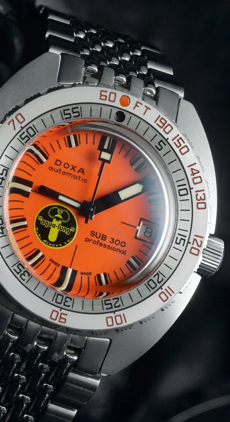 DOXA Sub 300 "Black Lung" (front view)